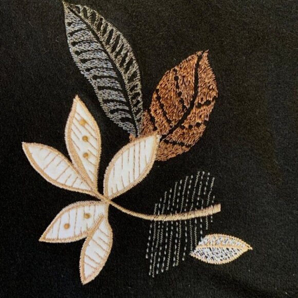 Alfred Dunner Embroidered Short Sleeve Tee Top Sz S Black #16E - Picture 6 of 9